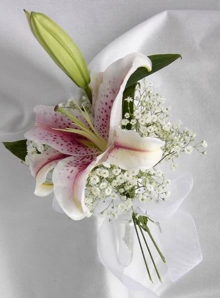 Fingertip Bouquet Oriental Lily